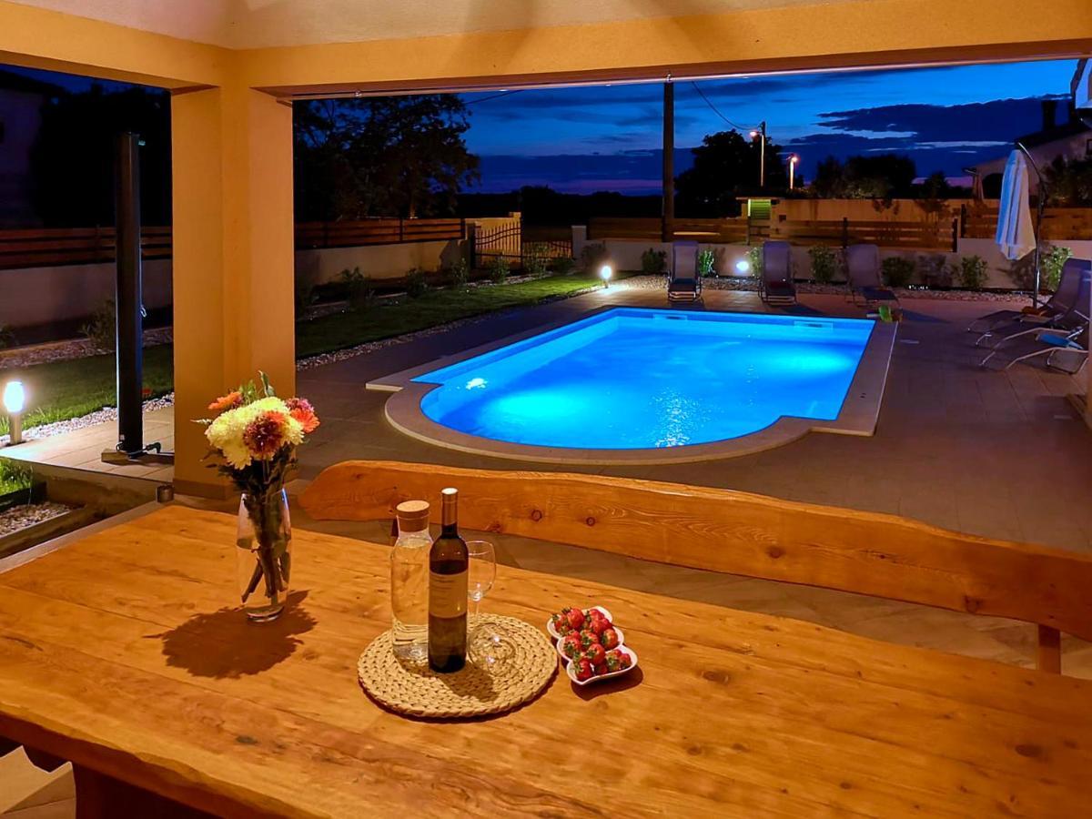 Villa Bartona For 8 Persons With Private Swimmingpool PUY Exterior foto